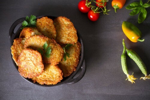 Как да приготвите Hash Browns във фритюрник