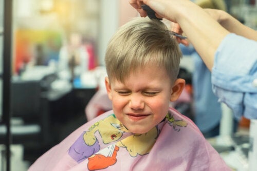 9 съвета, които да помогнат на децата да преодолеят страха от подстригване