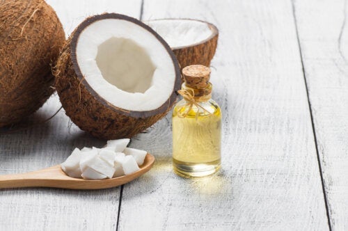 Противоречия относно кокосовото масло: Какво трябва да знаете