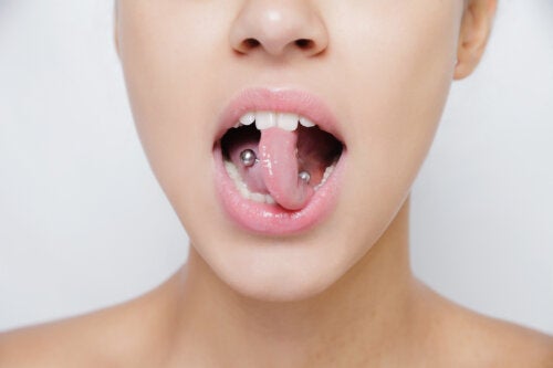 Пиърсингът в устата може да има последици за оралното здраве