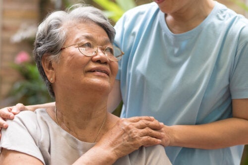 Домашни грижи за лице със сенилна деменция