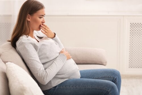 Сухота в устата по време на бременност: причини и лечение