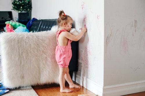 7 лесни съвета за почистване на бяла стена