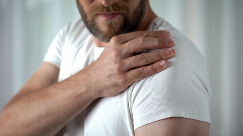 Калцификацията на рамото: Симптоми и причини