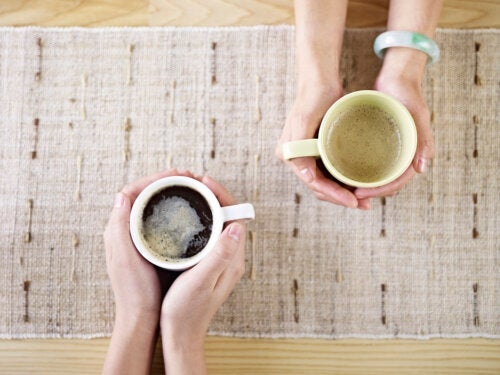 Чай или кафе след хранене: добро или лошо?