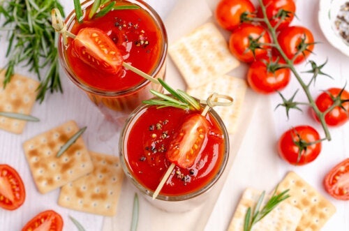 Блъди Мери: вкусен коктейл с доматен сок