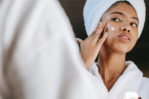 Reverse Skincare: какво представлява и как се прави?